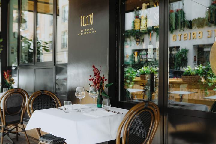 Dining 75 of 87