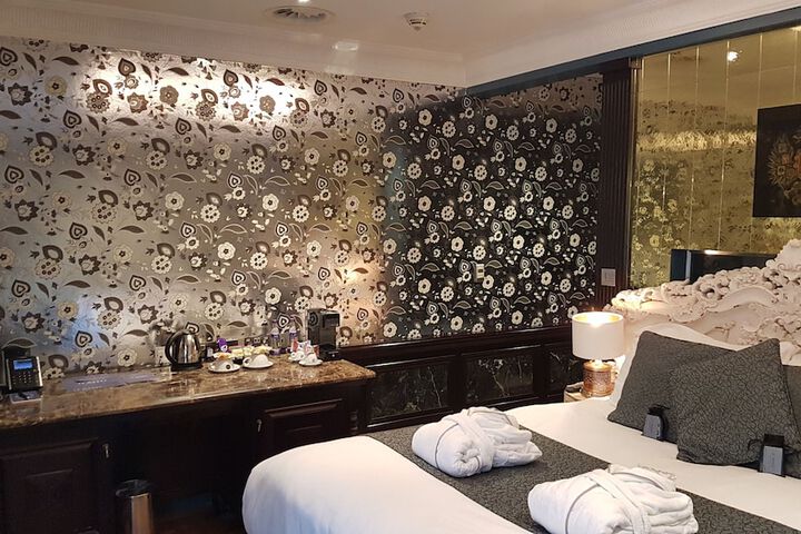 Room 36 of 112
