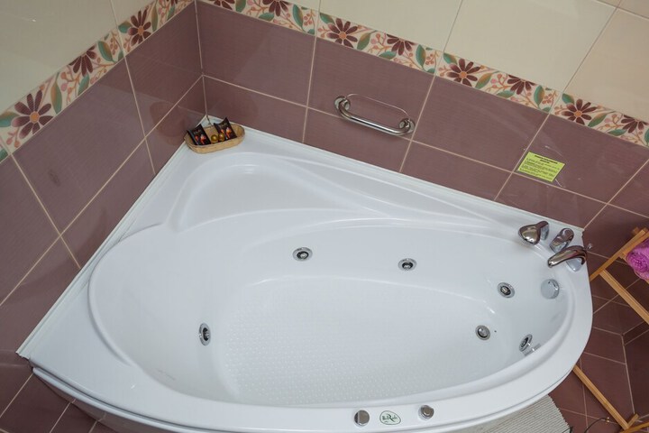 Hot Tub 55 of 85