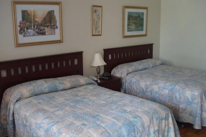Deluxe Studio 2 Double Beds (5 of 7)