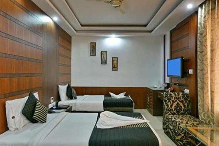 Room 8 of 24