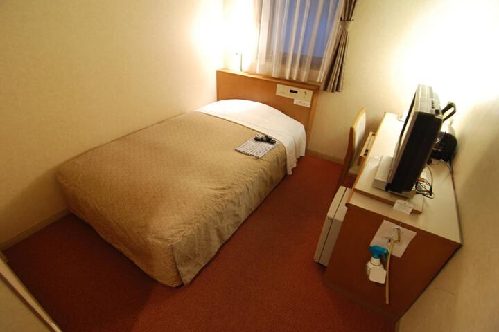 Room 9 of 28