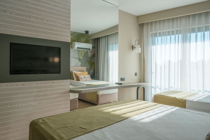 Room 9 of 30