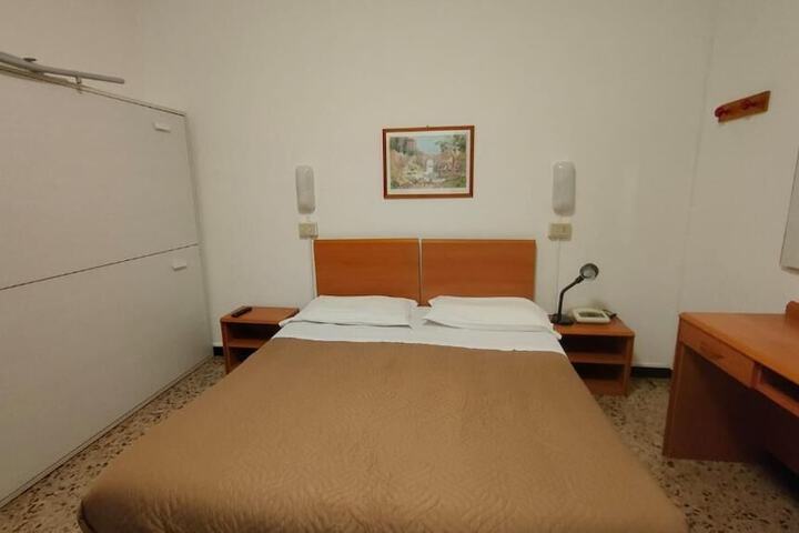 Room 7 of 21