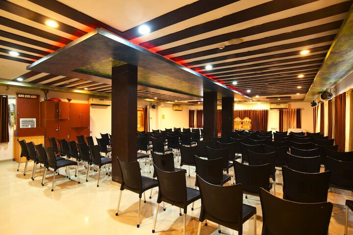 Ballroom/Hall 44 of 56