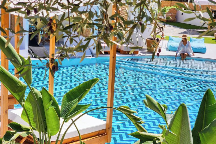 Pool 49 of 182