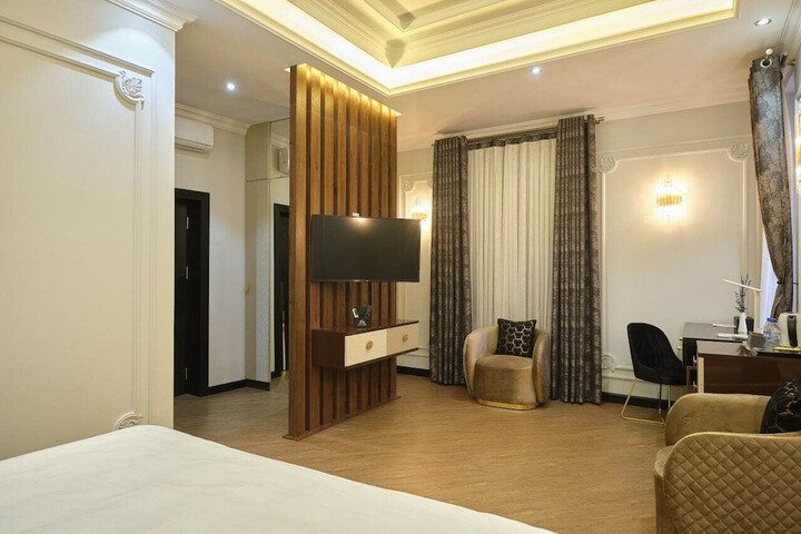 Room 15 of 78
