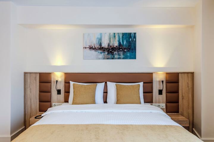 Room 16 of 170
