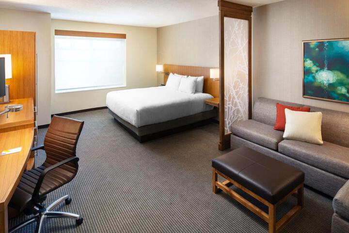 1 King Bed (5 of 6)