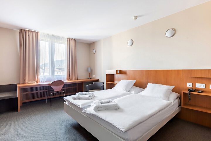 Room 16 of 41