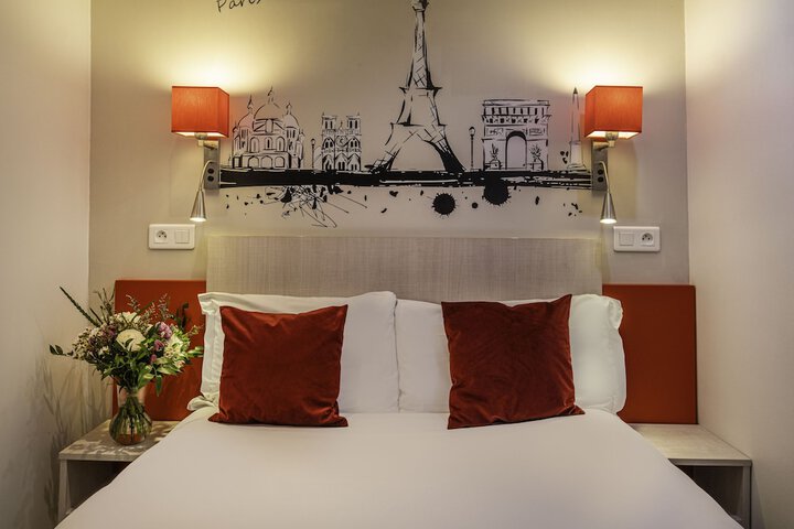 Room 9 of 24