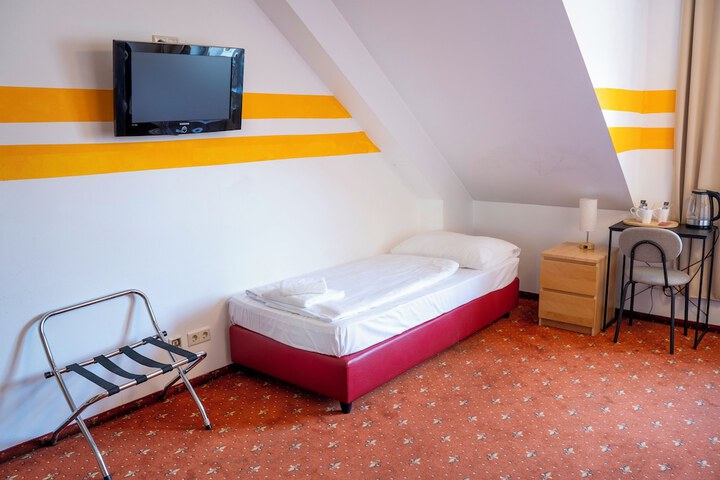 Room 22 of 45