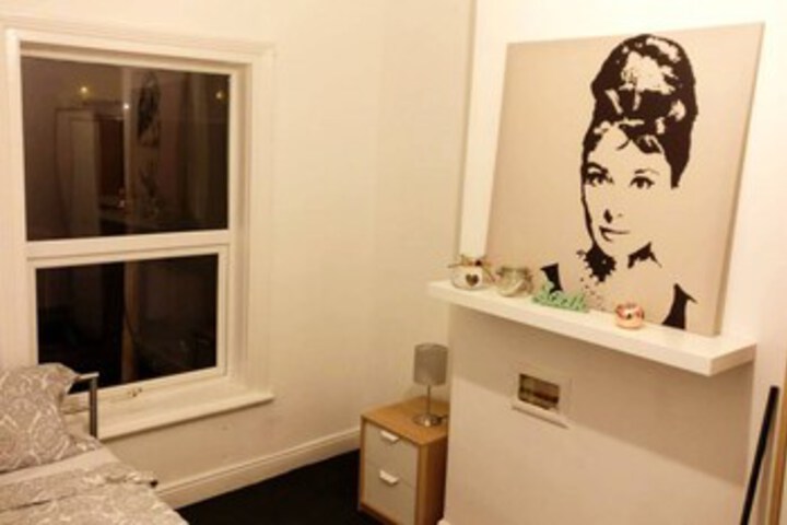 Room 16 of 16