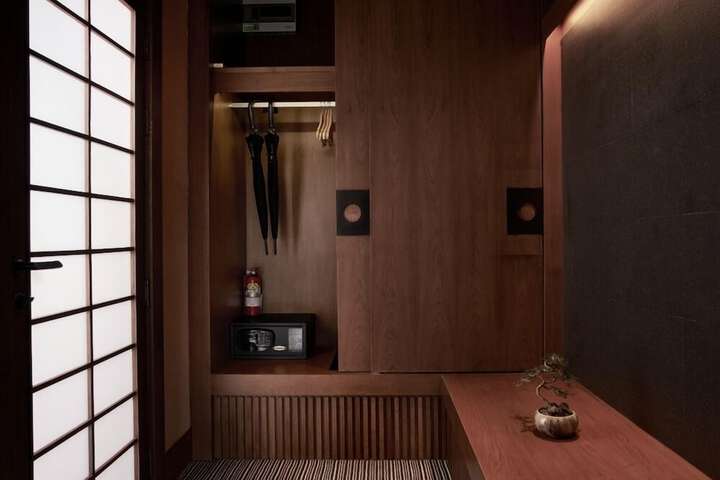 Room 79 of 193