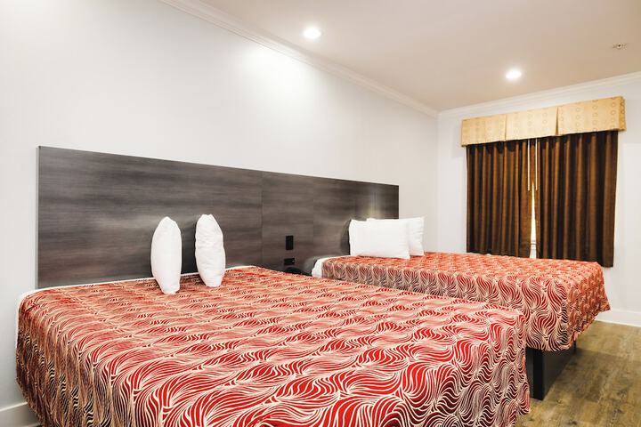 Room 6 of 19