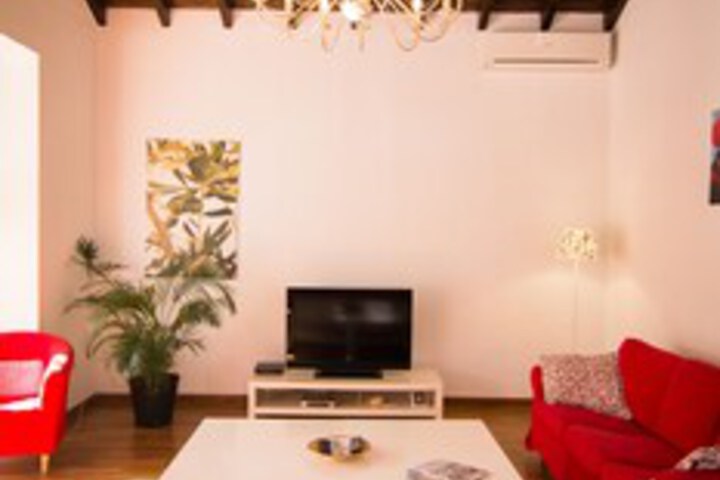 Room 42 of 157