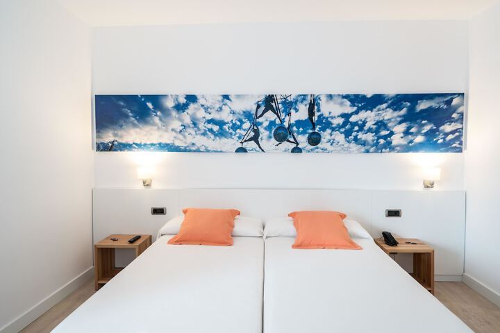 Room 6 of 62