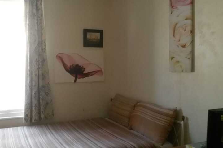 Room 5 of 34