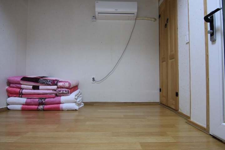 Room 12 of 21