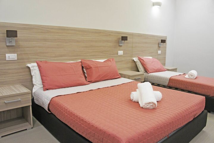 Room 4 of 71