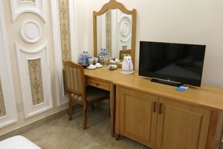 Room 14 of 40