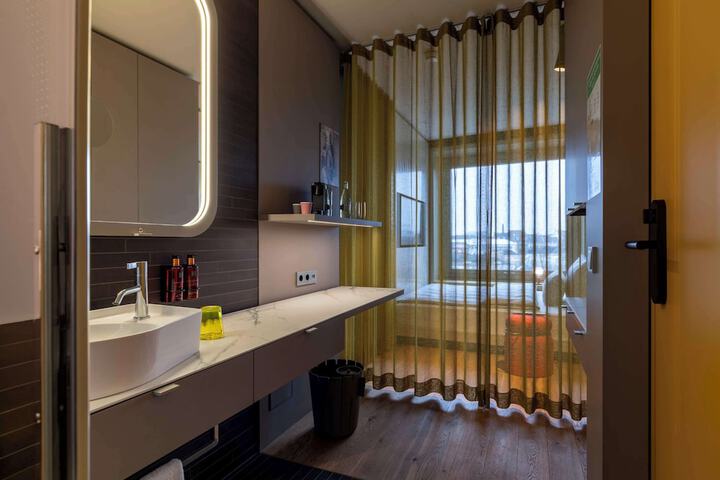 Room 14 of 69