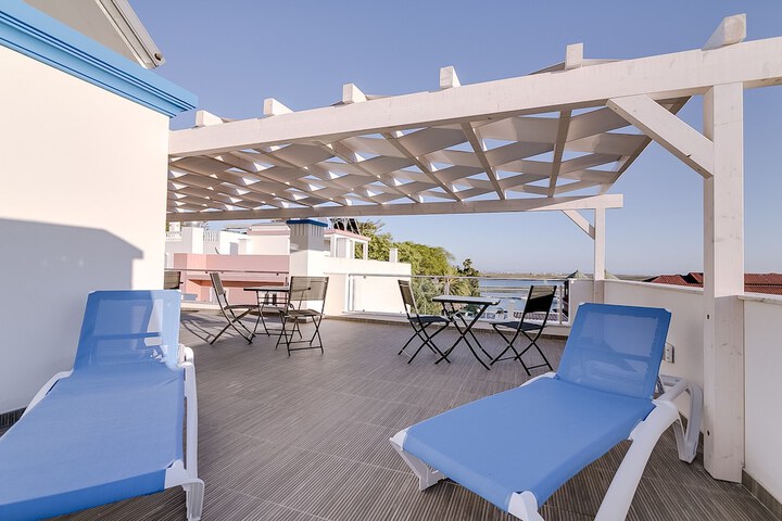 Sundeck 44 of 51