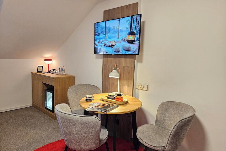 Room 16 of 73