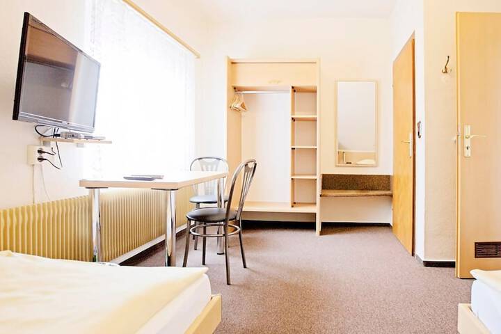 Room 13 of 43