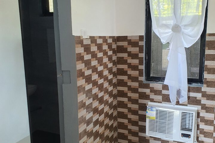 Room 4 of 65