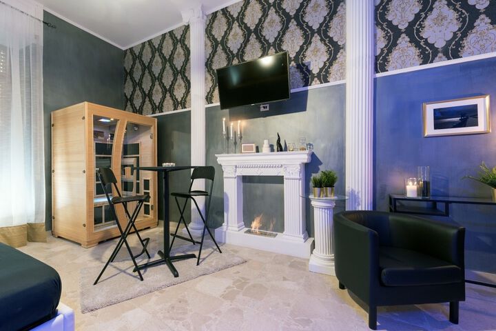 Room 15 of 28