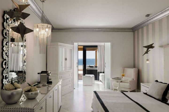 Room 15 of 78
