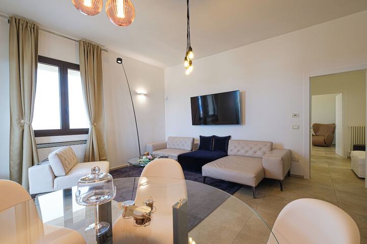 Room 15 of 36