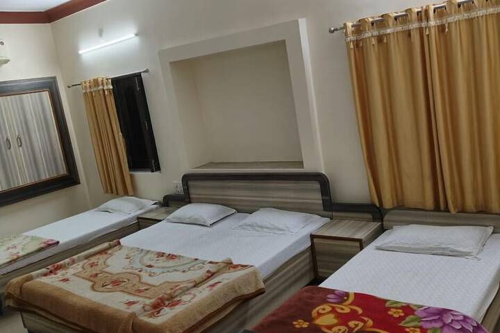 Room 3 of 6