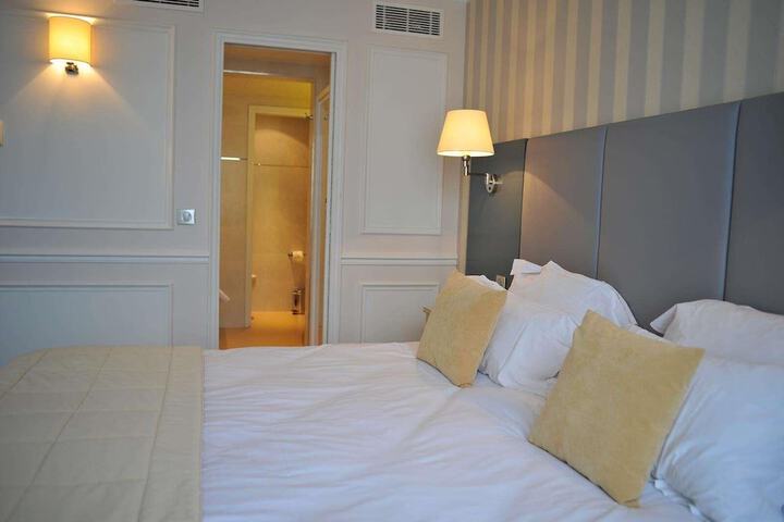 Room 35 of 80