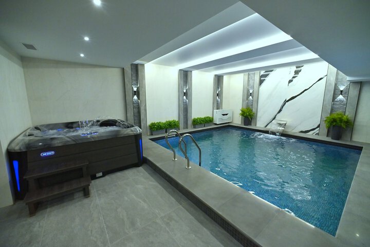 Pool 144 of 209