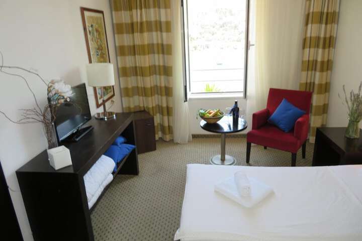 Room 5 of 59