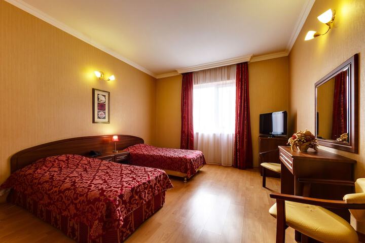 Room 8 of 30