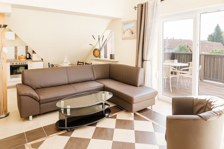 Lounge 47 of 52