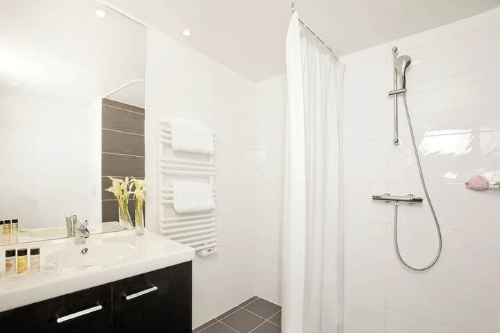 Bathroom Interior Photo