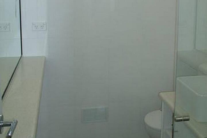 Room 2 of 5