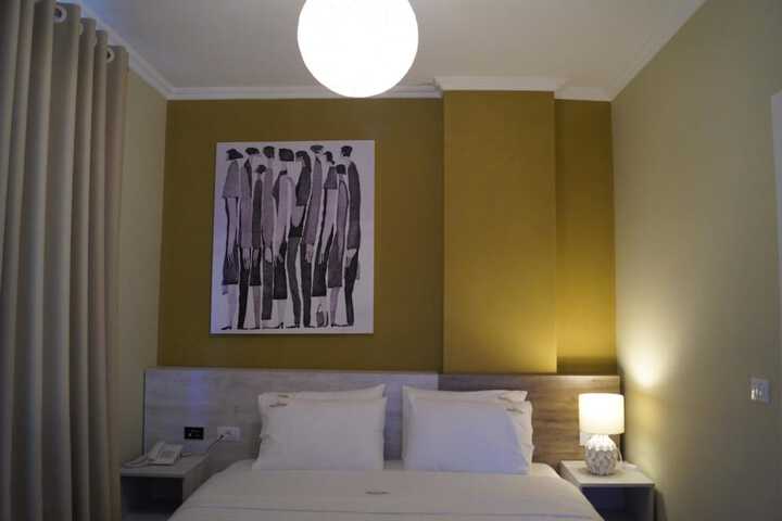 Room 14 of 50
