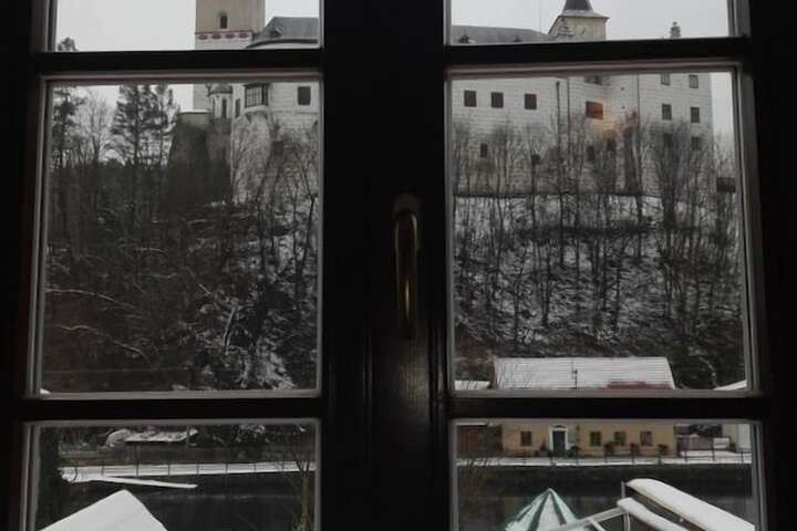 Room 11 of 17
