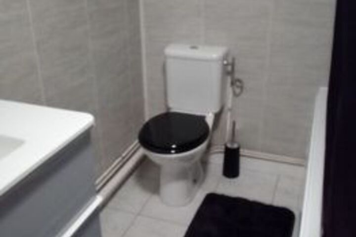 Room 4 of 49
