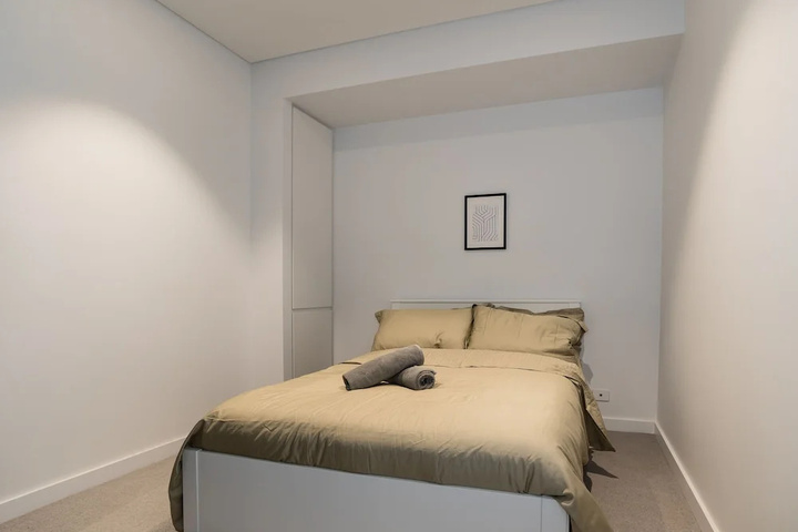 Room 2 of 16
