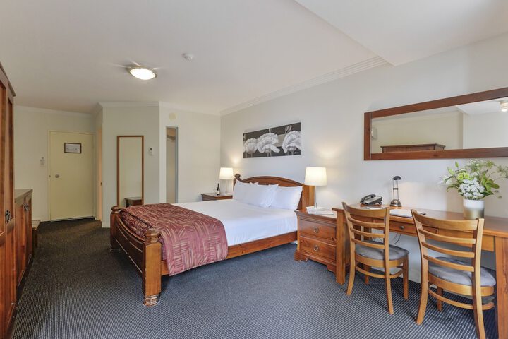 Room 12 of 84