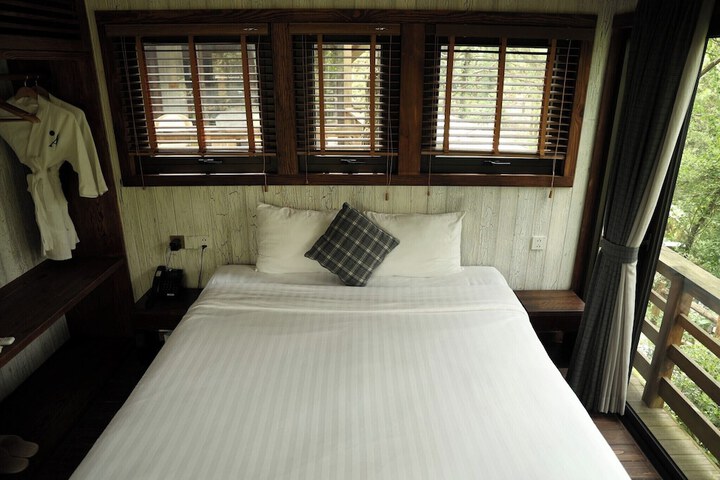 Room 70 of 172