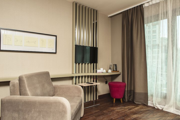 Room 20 of 39
