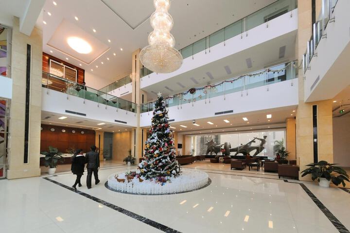 Entrance & Lobby