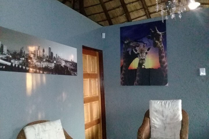 Lounge 34 of 51